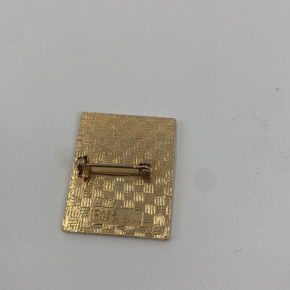 Alaska wolf pin - Picture 2 of 4